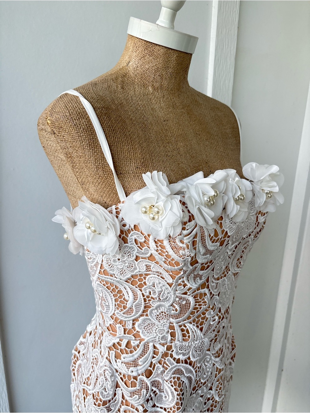 HELSI Women's White Quinn Lace Mini Dress Size SMALL - Picture 15 of 15